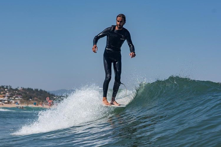 surfing meia praia portugal